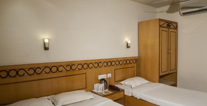 Saluja Residency Hotel Siliguri Bagian luar foto