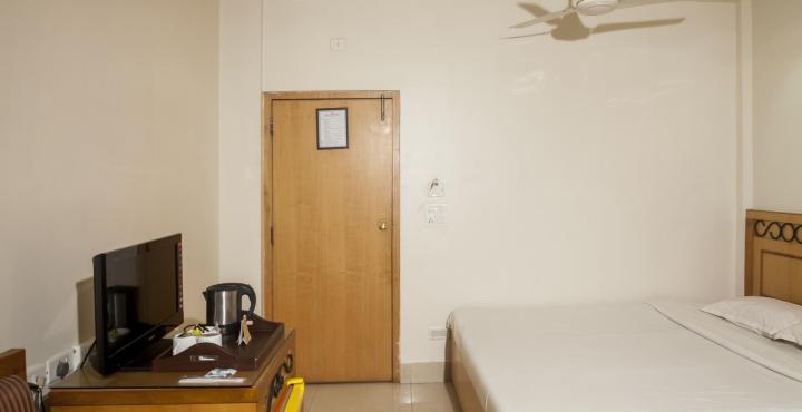 Saluja Residency Hotel Siliguri Bagian luar foto
