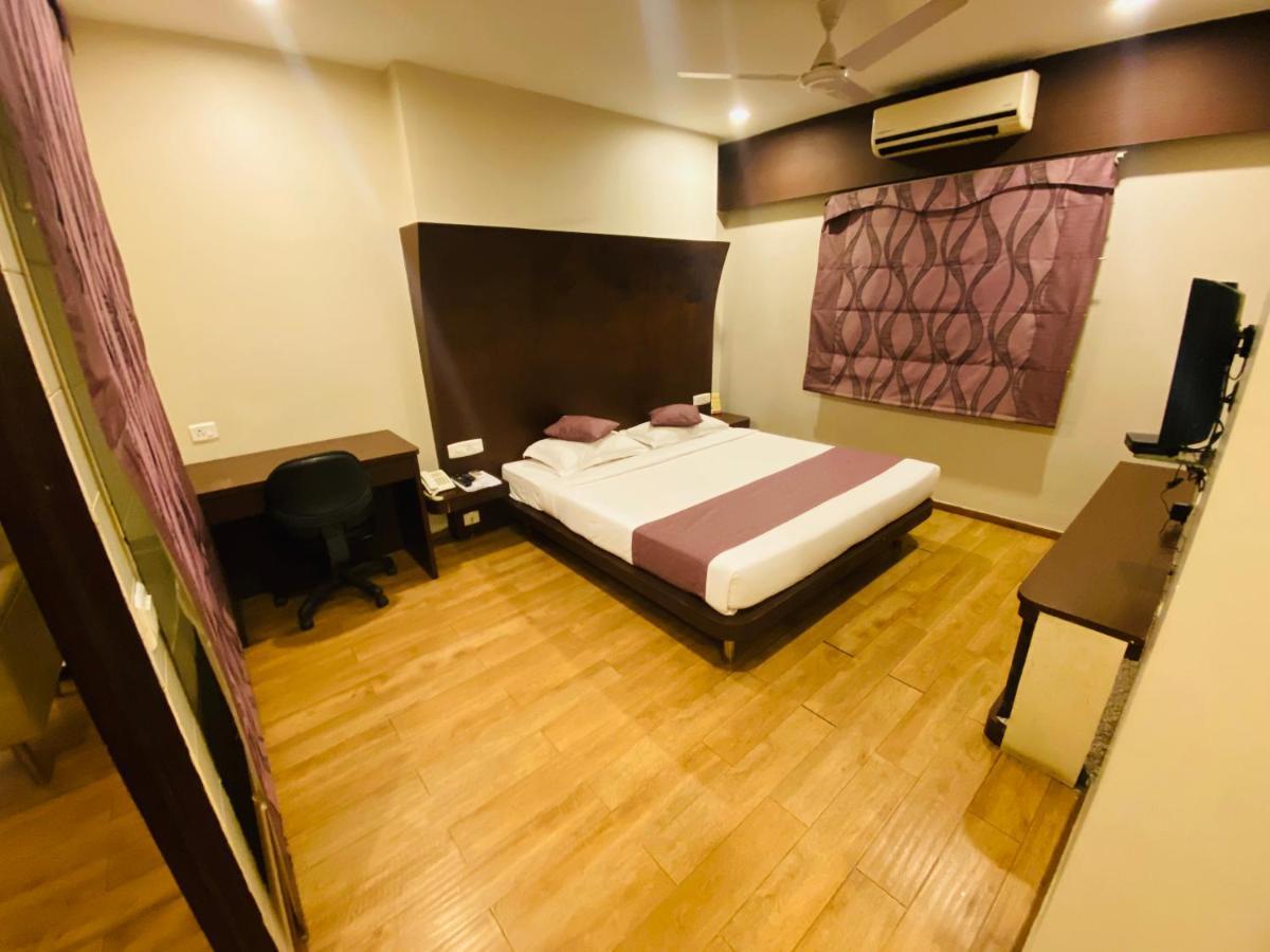 Saluja Residency Hotel Siliguri Bagian luar foto