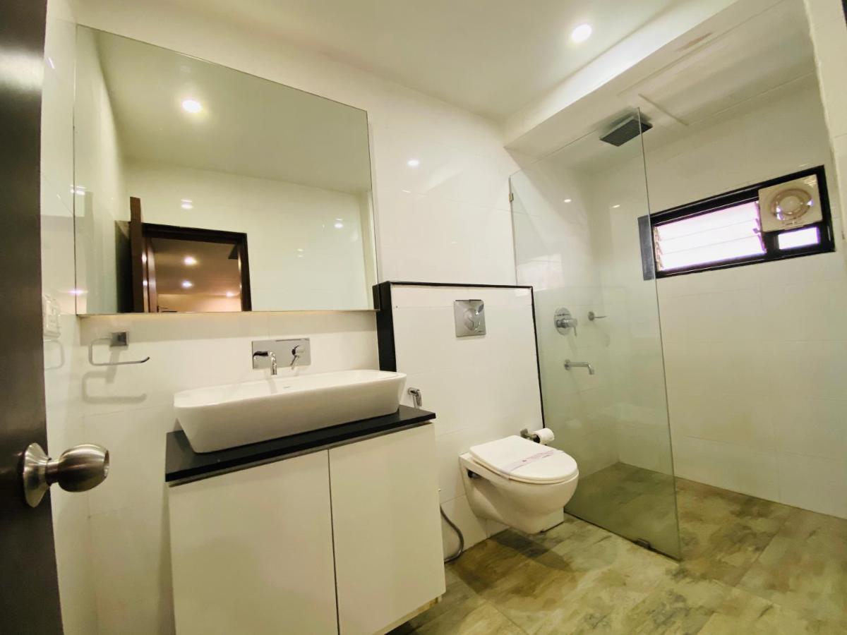 Saluja Residency Hotel Siliguri Bagian luar foto