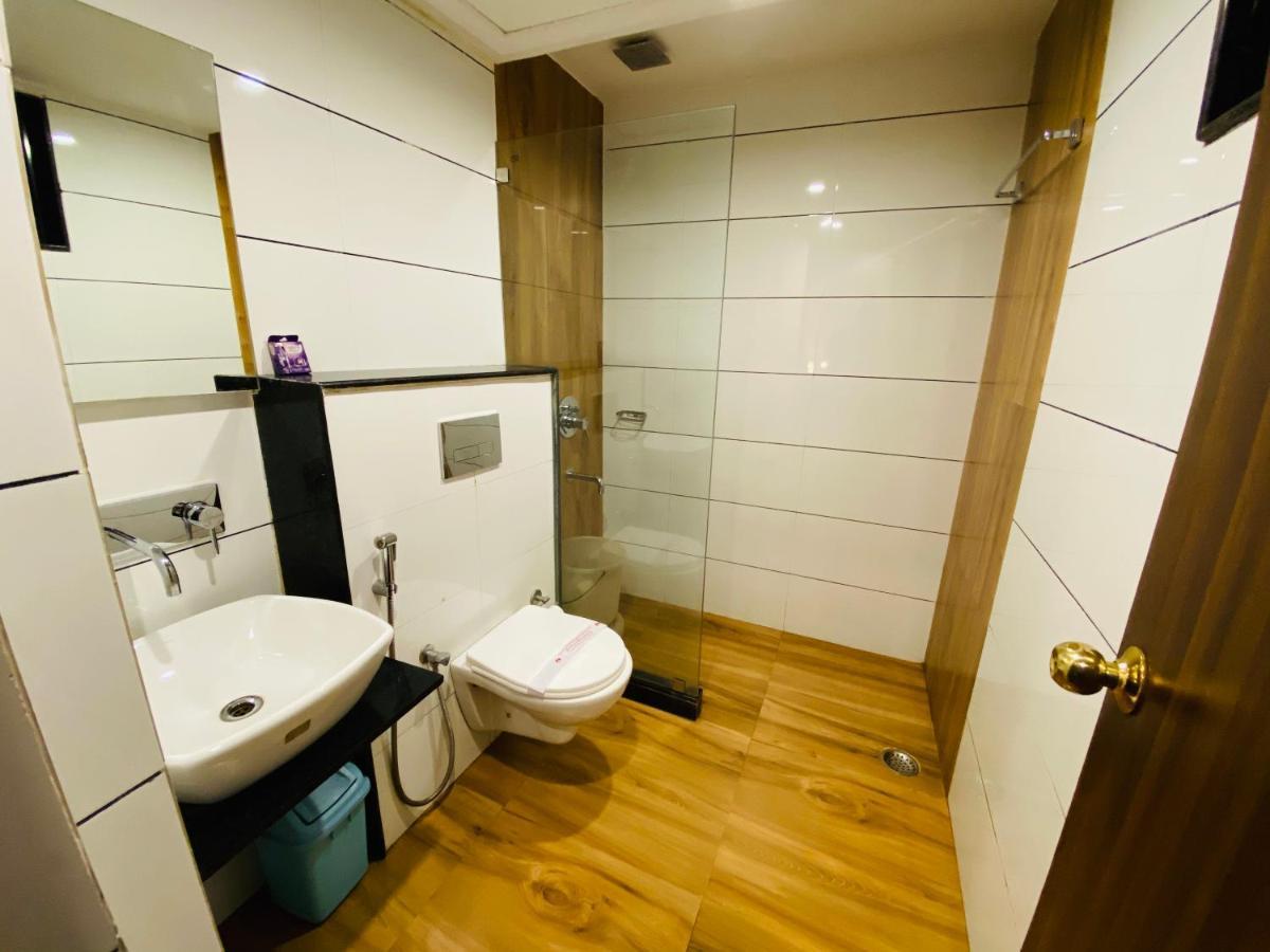 Saluja Residency Hotel Siliguri Bagian luar foto