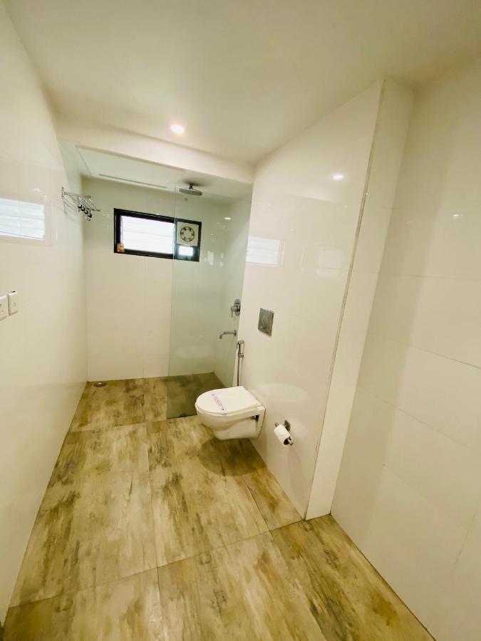 Saluja Residency Hotel Siliguri Bagian luar foto