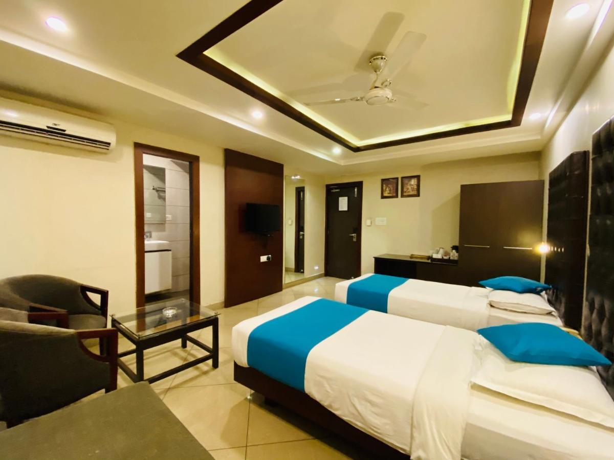 Saluja Residency Hotel Siliguri Bagian luar foto