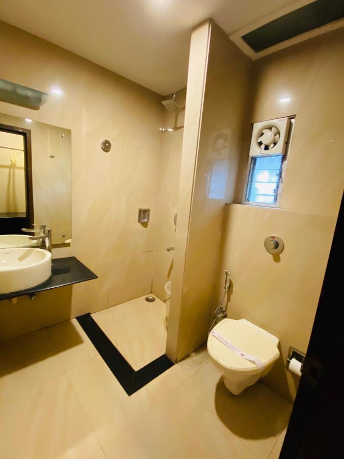 Saluja Residency Hotel Siliguri Bagian luar foto
