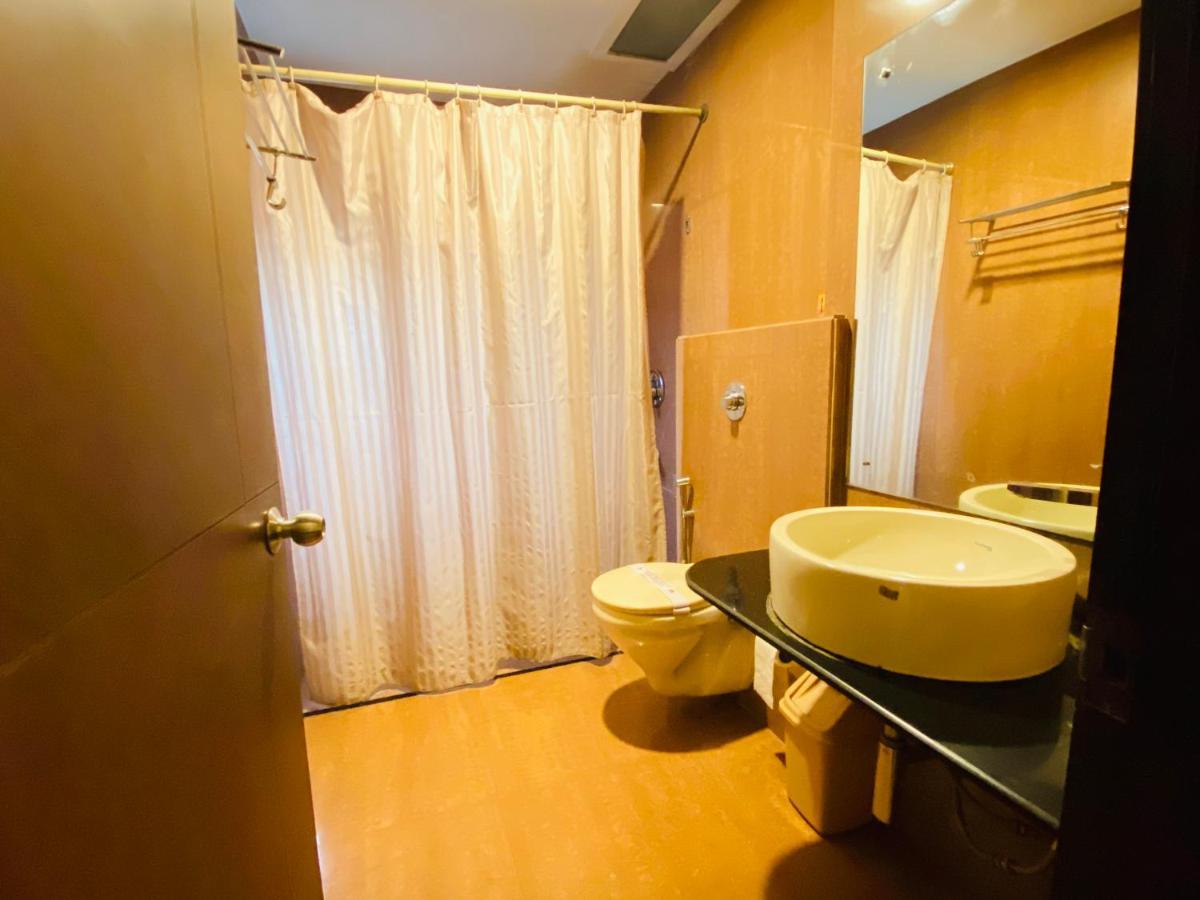 Saluja Residency Hotel Siliguri Bagian luar foto