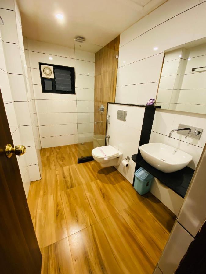 Saluja Residency Hotel Siliguri Bagian luar foto